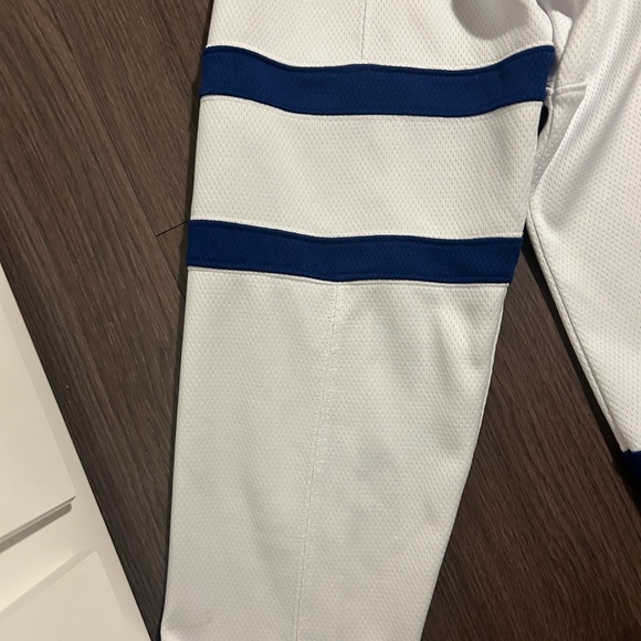 TORONTO MAPLE LEAFS FANATIC JERSEY - Picture 4 of 10